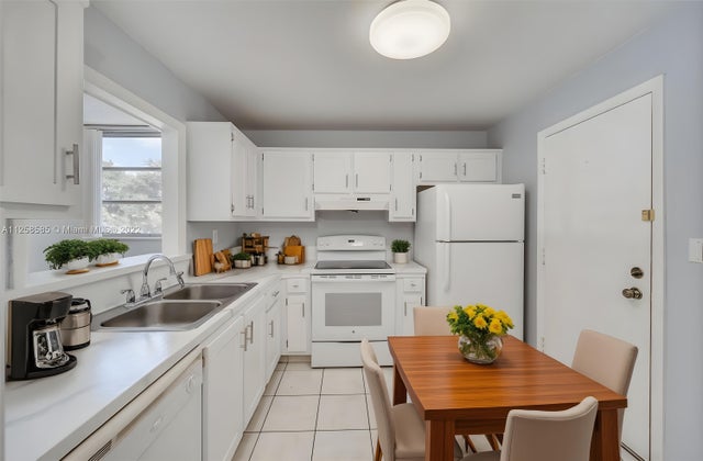 2 of 11 - 404 Nw 68th Avenue #218, Plantation, FL