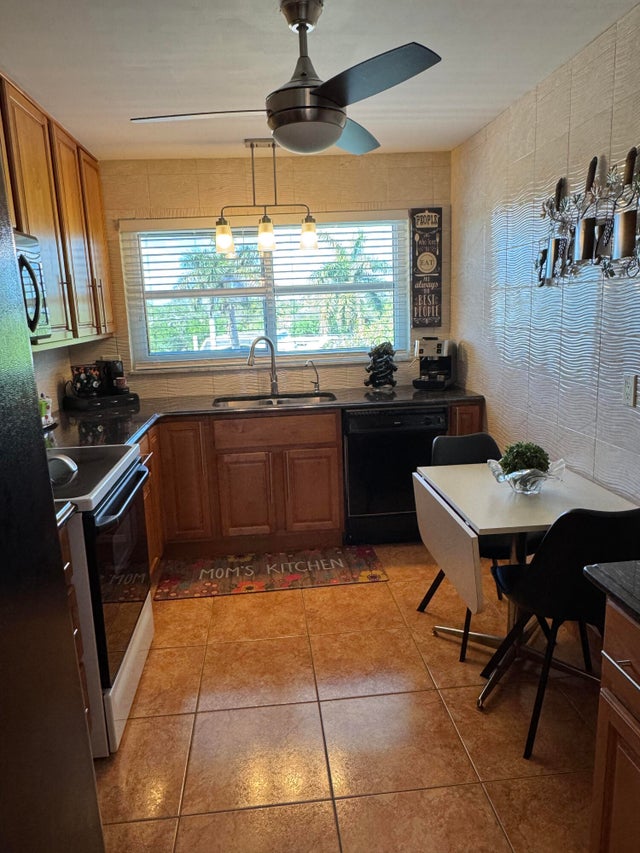 4 of 30 - 2010 S Federal Highway #i 405, Boynton Beach, FL
