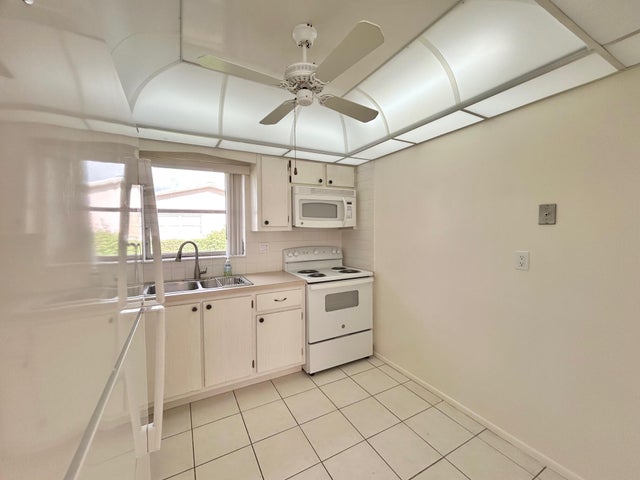 4 of 33 - 2556 Dudley Drive E #d, West Palm Beach, FL