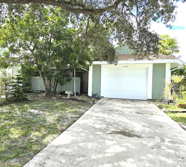 1 of 50 - 1365 Se Rivergreen Circle, Port Saint Lucie, FL