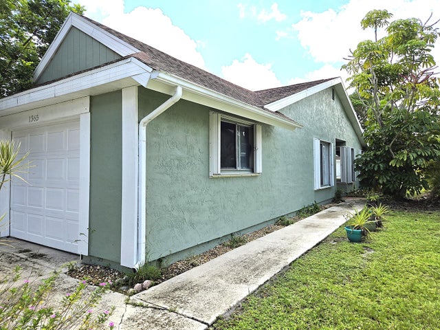 2 of 50 - 1365 Se Rivergreen Circle, Port Saint Lucie, FL