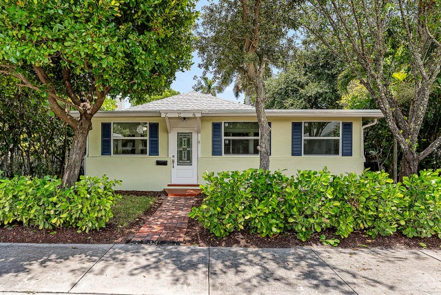 1 of 35 - 224 N Ocean Breeze, Lake Worth Beach, FL