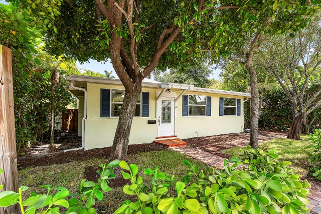 2 of 35 - 224 N Ocean Breeze, Lake Worth Beach, FL