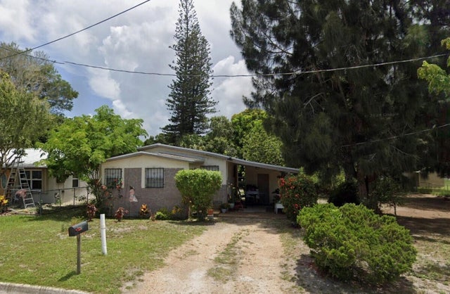 1 of 10 - 2605 Avenue F, Fort Pierce, FL