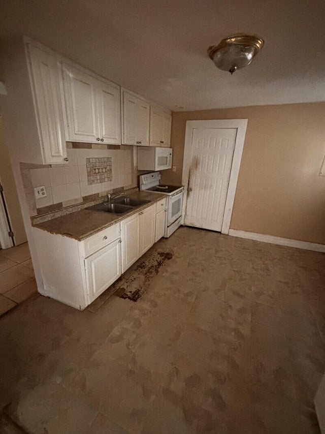 5 of 10 - 2605 Avenue F, Fort Pierce, FL