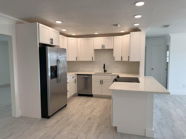 2 of 14 - 502 Park Avenue, Sebastian, FL