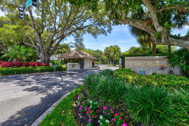 2 of 31 - 311 Oak Harbour Drive, Juno Beach, FL