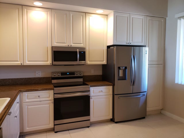 4 of 50 - 4 Harbour Isle Drive E #203, Fort Pierce, FL