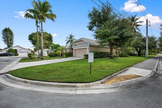 3 of 22 - 4295 Grosvenor Court, West Palm Beach, FL