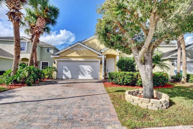 1 of 8 - 121 Hamilton Terrace, Royal Palm Beach, FL