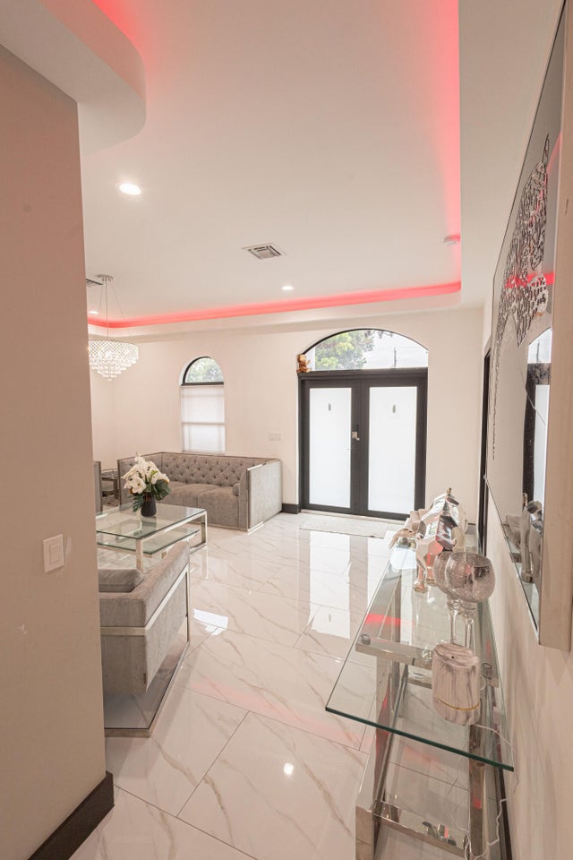 3 of 35 - 725 Mercury Street, Palm Springs, FL