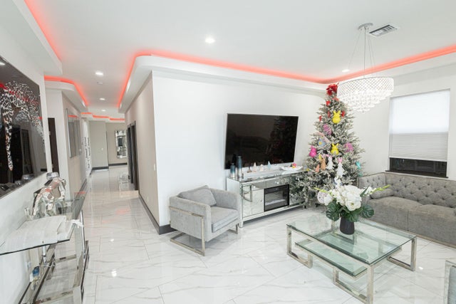 5 of 35 - 725 Mercury Street, Palm Springs, FL