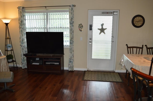 4 of 32 - 35 Dorchester B, West Palm Beach, FL