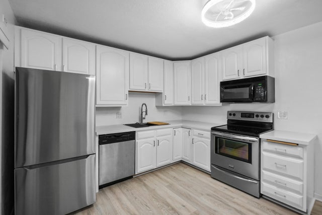 5 of 24 - 1213 12th Terrace, Palm Beach Gardens, FL