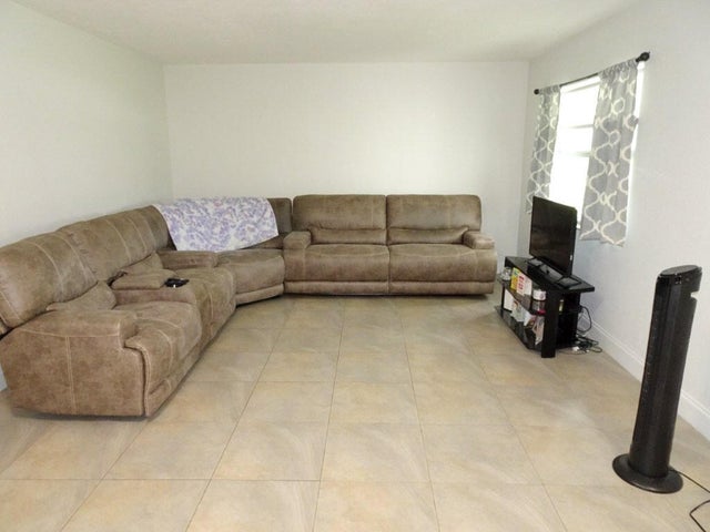 5 of 12 - 213 Se 3rd Avenue #2a, Boynton Beach, FL
