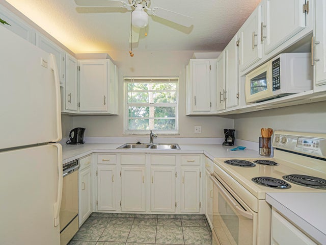 4 of 10 - 17 Vista Palm Lane #201, Vero Beach, FL