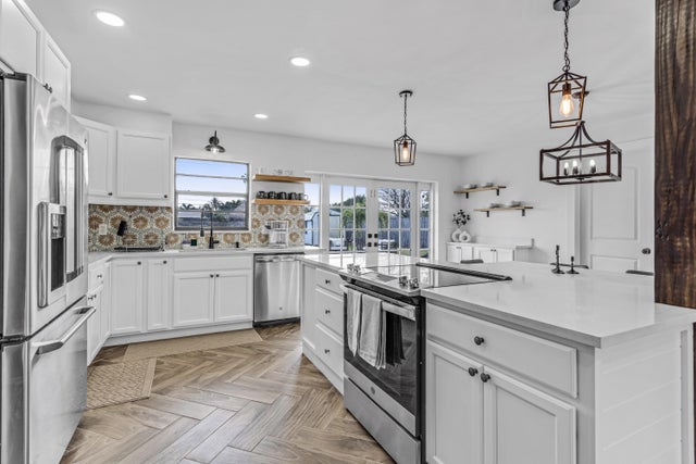 337 Cypress Lane, Palm Springs