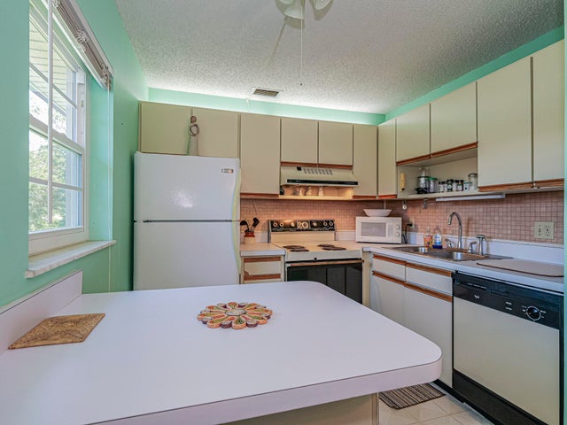 4 of 14 - 6 Vista Palm Lane #202, Vero Beach, FL