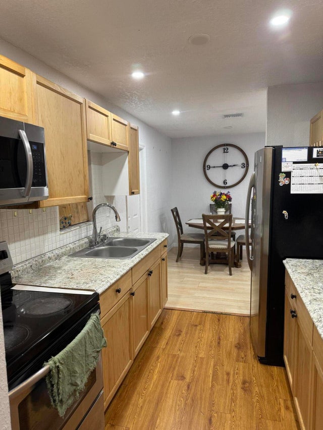 3 of 24 - 1580 W 12th Street, Riviera Beach, FL