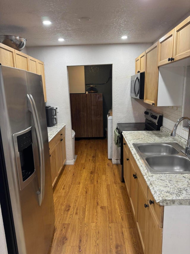 4 of 24 - 1580 W 12th Street, Riviera Beach, FL