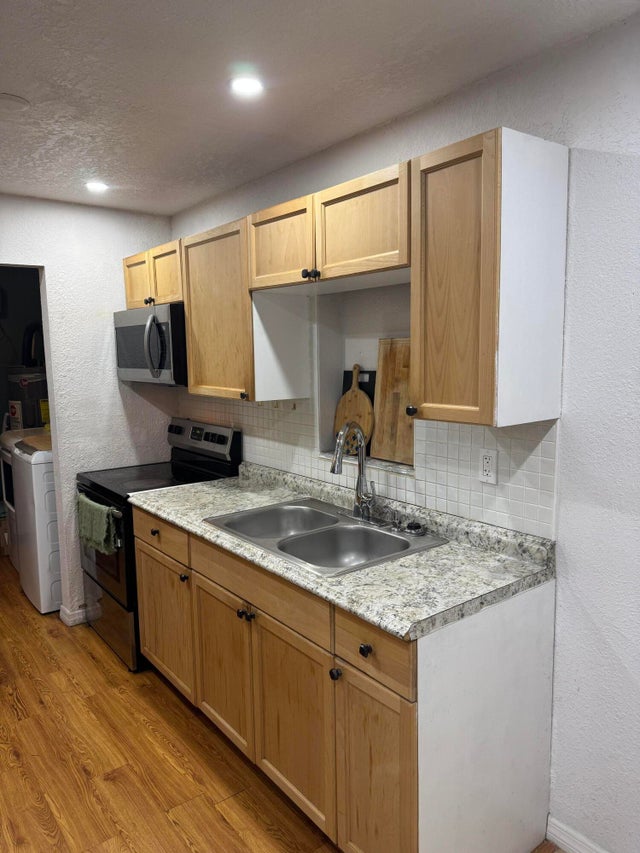 5 of 24 - 1580 W 12th Street, Riviera Beach, FL