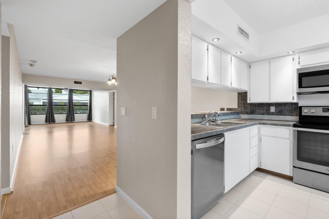 3 of 41 - 3716 Whitehall Drive #103, West Palm Beach, FL
