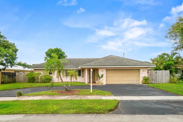 2 of 29 - 921 Sw 11th Terrace, Boca Raton, FL