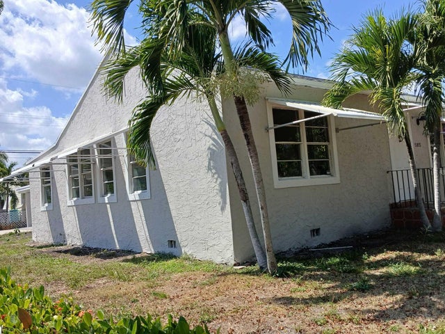 3 of 22 - 5815 Garden Avenue, West Palm Beach, FL