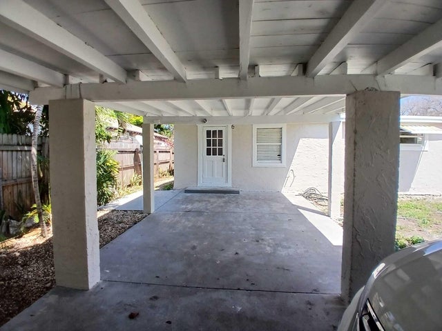 5 of 22 - 5815 Garden Avenue, West Palm Beach, FL