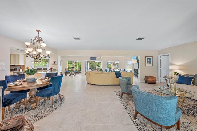 4 of 35 - 4 Cloister Circle, West Palm Beach, FL