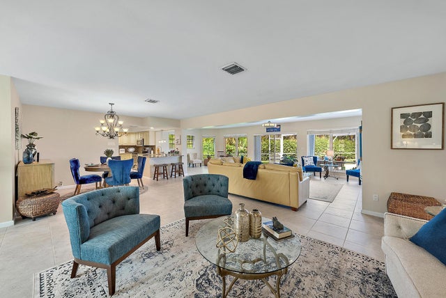5 of 35 - 4 Cloister Circle, West Palm Beach, FL