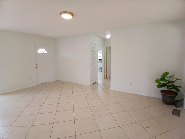 3 of 14 - 216 Ne Prima Vista Boulevard, Port Saint Lucie, FL