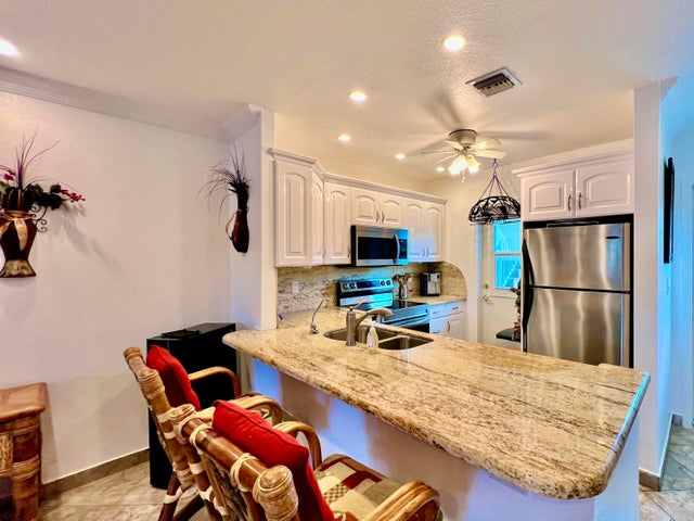 3 of 101 - 5141 W Oakland Park Boulevard #201, Lauderdale Lakes, FL
