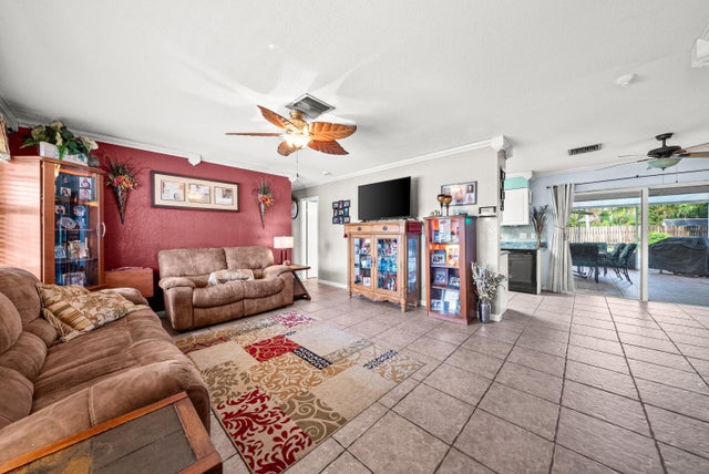 3 of 23 - 1439 Rose Circle, West Palm Beach, FL