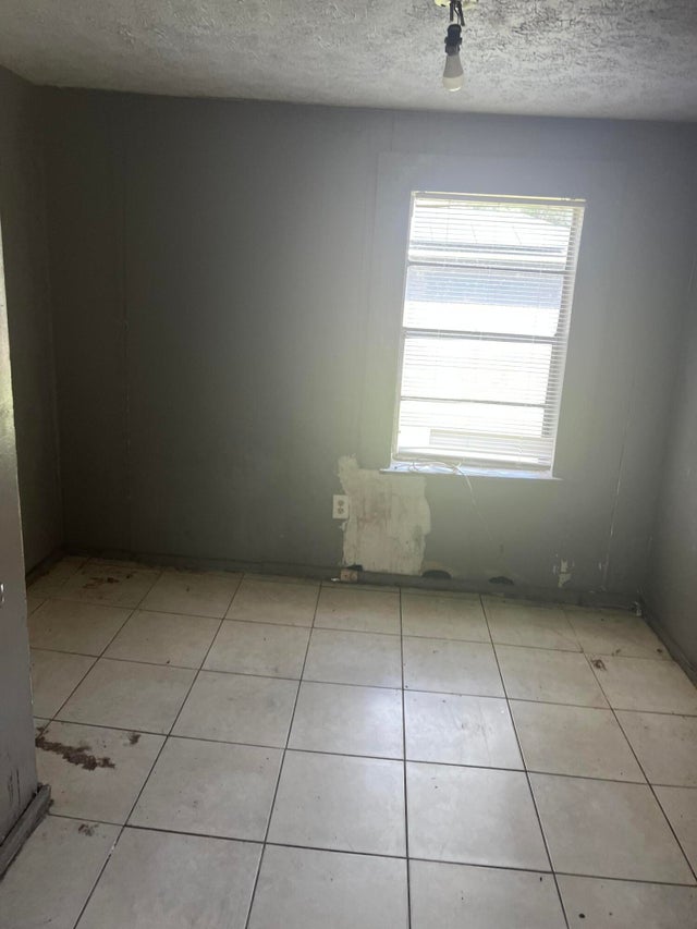 5 of 15 - 180 Delmonte Street, Jacksonville, FL
