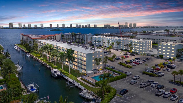1 of 40 - 109 Paradise Harbour Boulevard #211, North Palm Beach, FL