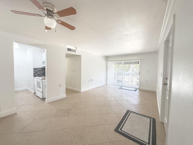 2 of 30 - 1201 Lake Victoria Drive #p, West Palm Beach, FL