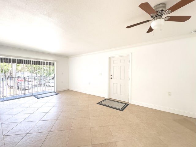 3 of 30 - 1201 Lake Victoria Drive #p, West Palm Beach, FL