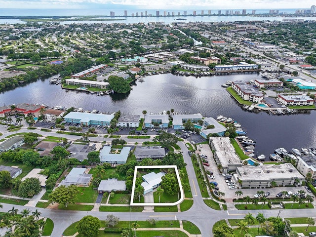 4 of 38 - 400 Northlake Drive, North Palm Beach, FL