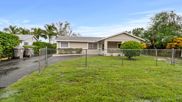 1 of 30 - 636 Snead Circle, West Palm Beach, FL