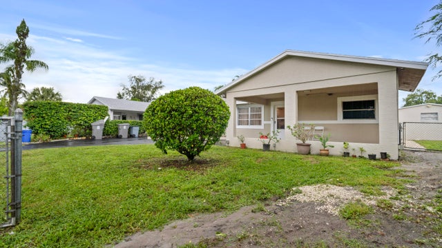 3 of 30 - 636 Snead Circle, West Palm Beach, FL