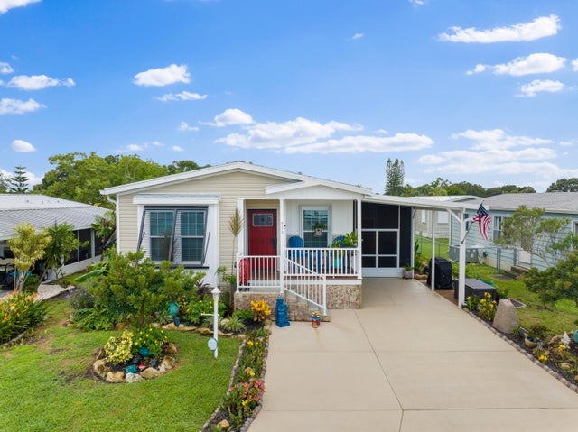 2 of 40 - 733 Hyacinth Circle, Barefoot Bay, FL