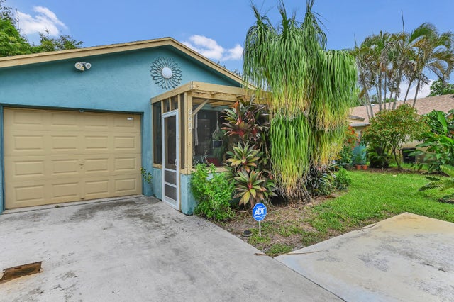 5 of 33 - 3667 Brooklyn Lane, Lake Worth, FL
