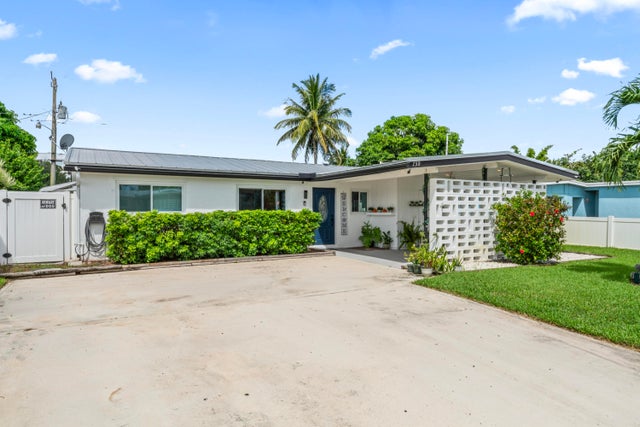 4 of 26 - 759 Hibiscus Drive, Royal Palm Beach, FL