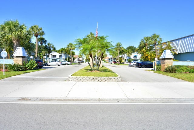3 of 51 - 950 S Kanner Highway #th-9, Stuart, FL