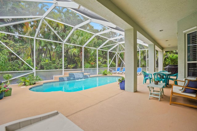 2 of 49 - 889 Island Club Square, Vero Beach, FL