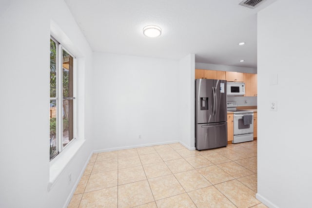 5 of 42 - 507 E Coast Avenue, Lantana, FL