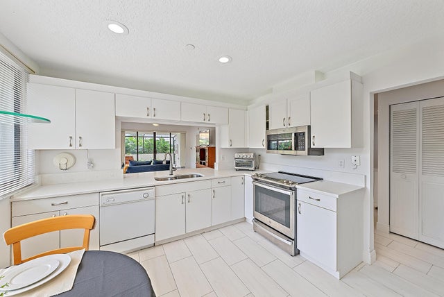 4 of 50 - 811 Oak Harbour Drive, Juno Beach, FL