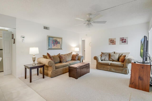 2 of 27 - 319 Pine Ridge Circle #b1, Greenacres, FL