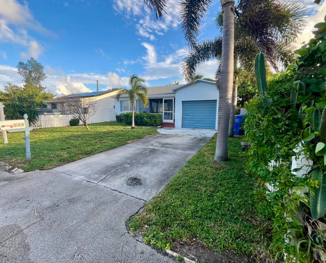 2 of 28 - 334 Anderson Road, Lantana, FL